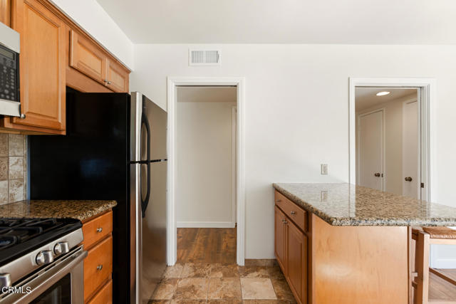 Detail Gallery Image 12 of 33 For 1233 N Columbus Ave 3a,  Glendale,  CA 91202 - 2 Beds | 2 Baths