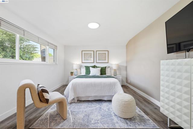 11593 Ladera Ct, Dublin CA: https://media.crmls.org/mediaz/83c12b1b-394e-4517-ab0a-074f33671465.jpg