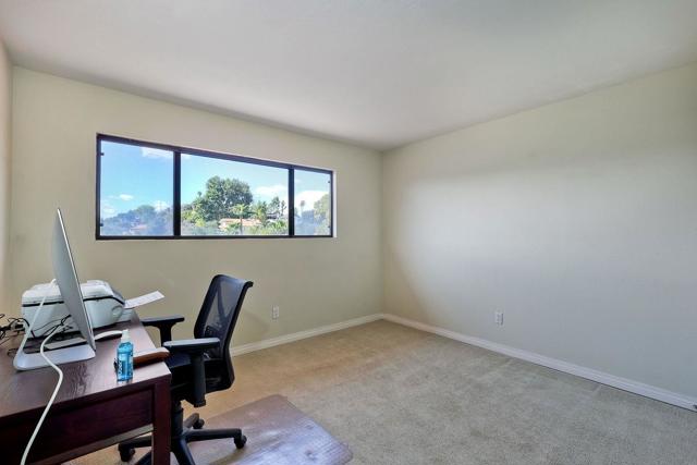 3625 Country Meadow Ln, Escondido CA: https://media.crmls.org/mediaz/83c18ee1-ae8a-4a21-8d6c-c85e8d6ccc75.jpg