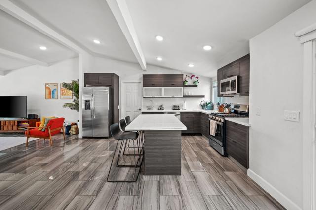 3059 N Biskra Road, Palm Springs CA: https://media.crmls.org/mediaz/83c26faa-dcf1-48be-92bd-ea024962cc9a.jpg