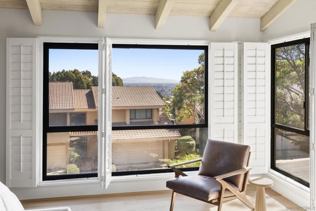 6489 Caminito Catalan, La Jolla CA: https://media.crmls.org/mediaz/83c28f4e-8b15-43a7-a0c1-67cc4601f021.jpg