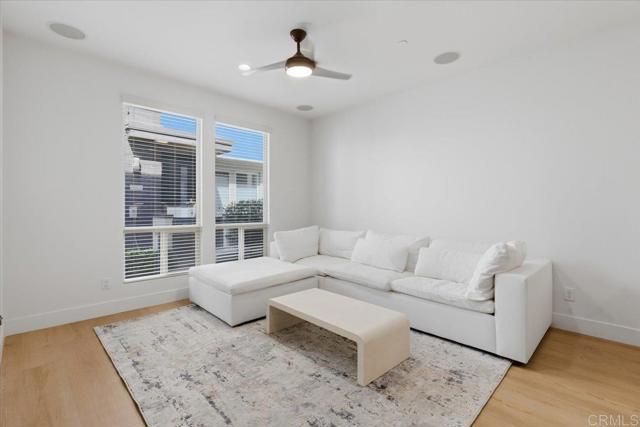 Detail Gallery Image 4 of 48 For 2510 Aperture Circle, San Diego,  CA 92108 - 3 Beds | 2/1 Baths