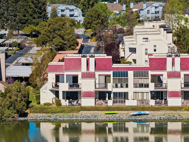 234 Shorebird Circle, Redwood City CA: https://media.crmls.org/mediaz/83c30e98-953f-49bc-8d0c-324e2b3240bd.jpg