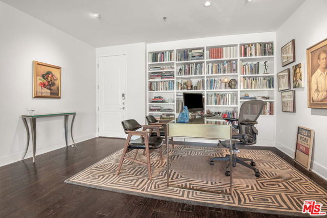 Den Area w/ Built In Bookcases