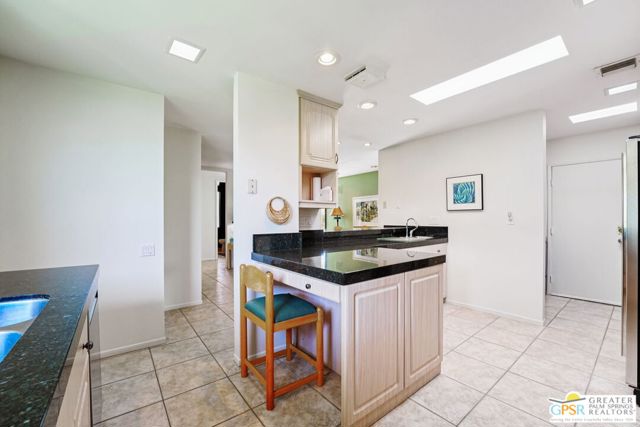 1445 Via Isla, Palm Springs CA: https://media.crmls.org/mediaz/83c31fe2-d59a-44fa-b341-ed9be6a6ecd5.jpg