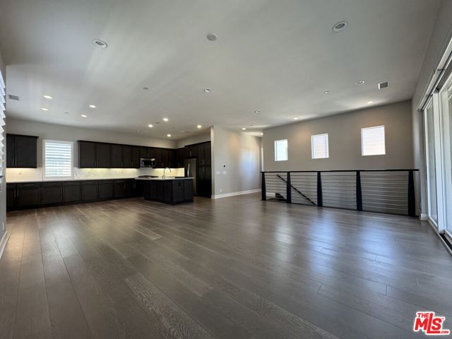 224 Follyhatch, Irvine CA: https://media.crmls.org/mediaz/83c321c8-32f3-49a8-a4a4-14b385b6ba1f.jpg