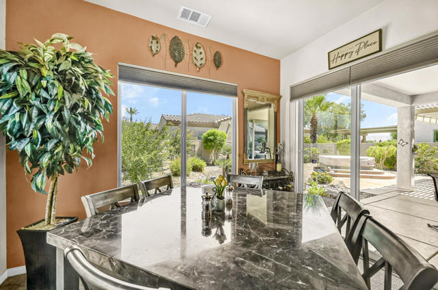 81662 Corte Valdemoro, Indio CA: https://media.crmls.org/mediaz/83c4f710-054b-4792-b2a7-0605810a7e26.jpg