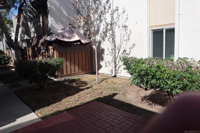 Image 2 of 41 For 3549 Castle Glen Dr  119