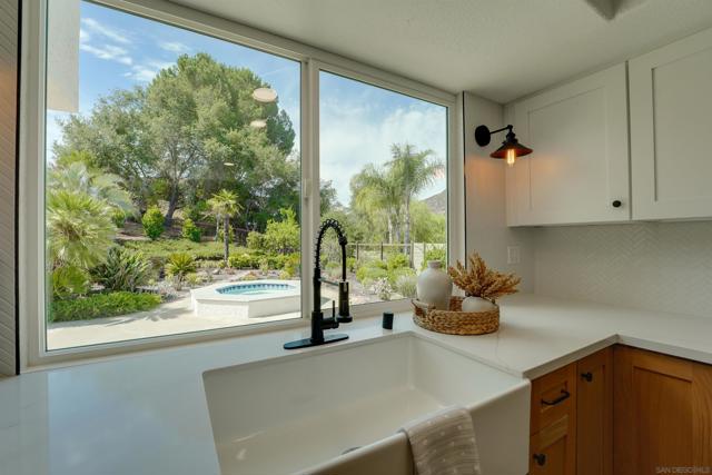 3302 Vista Rocosa, Escondido CA: https://media.crmls.org/mediaz/83c5bfe0-bfd0-455b-8cfa-2849e2c02791.jpg