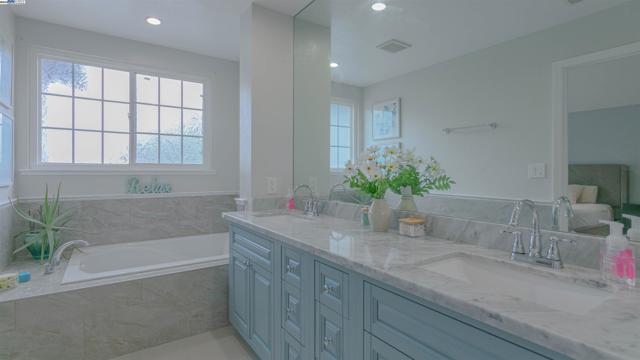 37076 Saint Edwards St, Newark CA: https://media.crmls.org/mediaz/83c5ca58-878b-4edb-8e97-e9d53398fe3b.jpg