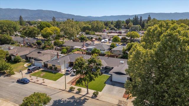 2495 Malaga Drive, San Jose CA: https://media.crmls.org/mediaz/83c69a0d-0050-4282-ba5a-97fbc4fb3daa.jpg
