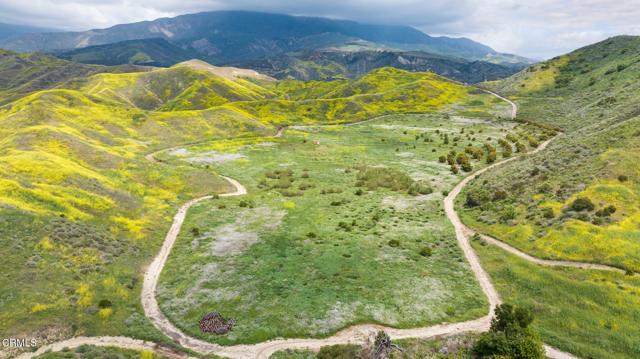 0 Dickenson Road, Santa Paula CA: https://media.crmls.org/mediaz/83c6a400-3e1d-4d61-99b2-e7bae6162569.jpg