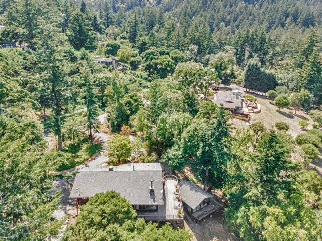45 Ranch Road, Woodside CA: https://media.crmls.org/mediaz/83c70aa6-20a3-44cf-8510-d3a9763a50b4.jpg