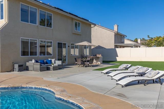 1889 Autumn Ln, Vista CA: https://media.crmls.org/mediaz/83c86a64-2758-4eb5-b390-25cd71d5d14a.jpg