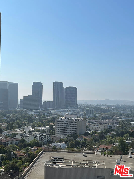 https://media.crmls.org/mediaz/83c92830-790f-4b91-8ec2-a18e72a01d71.jpg?preset=X-Large