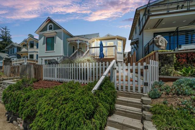 2727 E Cliff Drive, Santa Cruz CA: https://media.crmls.org/mediaz/83c95859-9300-41a6-91ab-da78d2aafb66.jpg