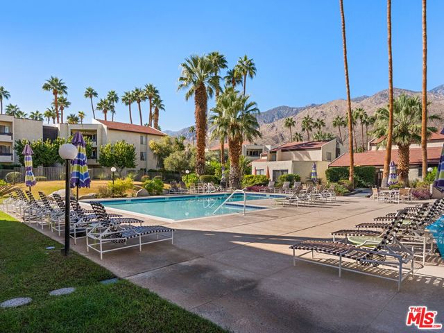 1472 S Camino Real, Palm Springs CA: https://media.crmls.org/mediaz/83c97f34-e299-4e9b-8fad-fc87208081bd.jpg