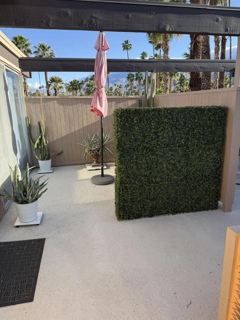 1111 E Palm Canyon Drive, Palm Springs CA: https://media.crmls.org/mediaz/83ca63f5-0f40-43d3-9c07-ccd71ccb3d24.jpg
