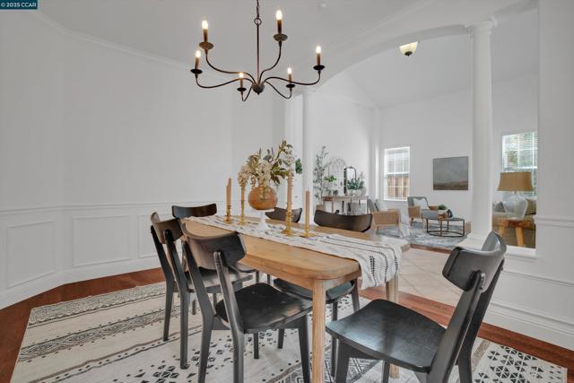 2856 Gardenside Ct, Brentwood CA: https://media.crmls.org/mediaz/83cac265-d858-4577-bfff-7e7906be5e2b.jpg