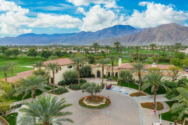 80288 Via Tesoro, La Quinta CA: https://media.crmls.org/mediaz/83caefa1-4490-45b0-8a4a-dc5e0159c340.jpg