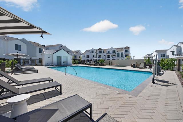 Detail Gallery Image 34 of 42 For 1303 Bergamo #201,  Encinitas,  CA 92024 - 2 Beds | 1/1 Baths