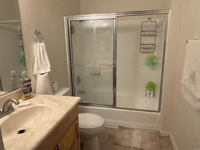 Detail Gallery Image 10 of 14 For 1037 E. Washington Ave #2,  Escondido,  CA 92025 - 3 Beds | 2 Baths