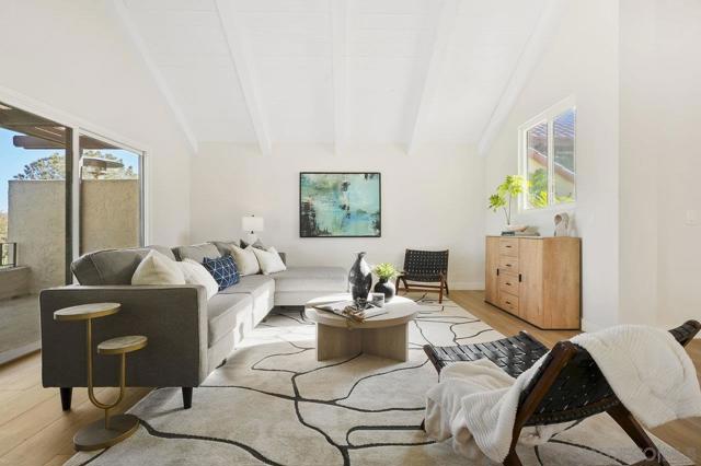17515 Devereux Rd, San Diego CA: https://media.crmls.org/mediaz/83cbd189-9eb6-42eb-91f0-ac0967323344.jpg