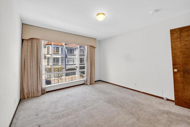 476 7th Avenue, San Francisco CA: https://media.crmls.org/mediaz/83cbf18d-1bc4-4b55-8425-171154b1c480.jpg