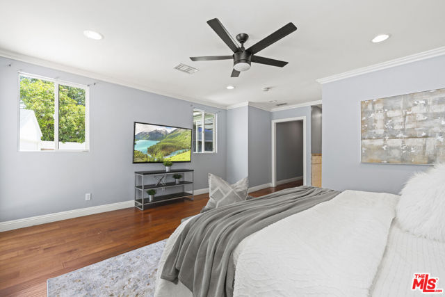 8136 Genesta Avenue, Lake Balboa CA: https://media.crmls.org/mediaz/83cc2482-f3b1-4df1-9c5b-0e9f6b2b0a37.jpg