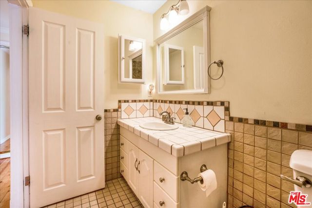 754 Fernando Street, Ojai CA: https://media.crmls.org/mediaz/83cc2dbe-689a-49f4-bd84-bd1331919837.jpg