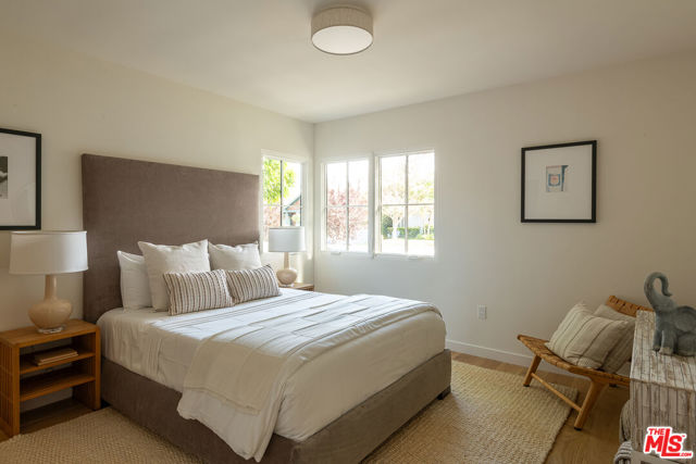 12227 La Maida Street, Valley Village CA: https://media.crmls.org/mediaz/83ccfb58-19a0-4228-8a81-c61893fdee21.jpg