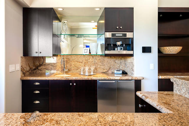 15 Sun Ridge Circle, Rancho Mirage CA: https://media.crmls.org/mediaz/83ce683c-8e83-43c1-a1ec-a50f7375b2c8.jpg