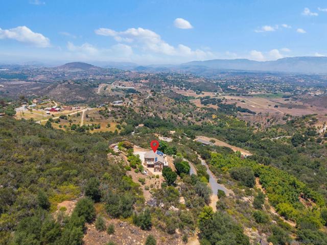 12443 Mirar De Valle, Valley Center CA: https://media.crmls.org/mediaz/83ced933-ae37-4c11-b8b3-194c370d6eca.jpg
