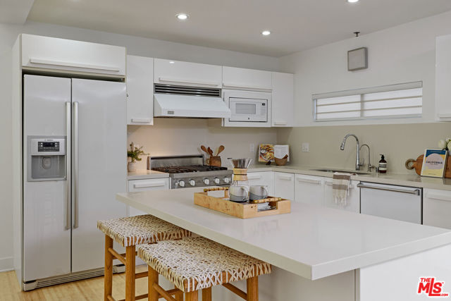 13326 Beach Avenue, 105 photo 6