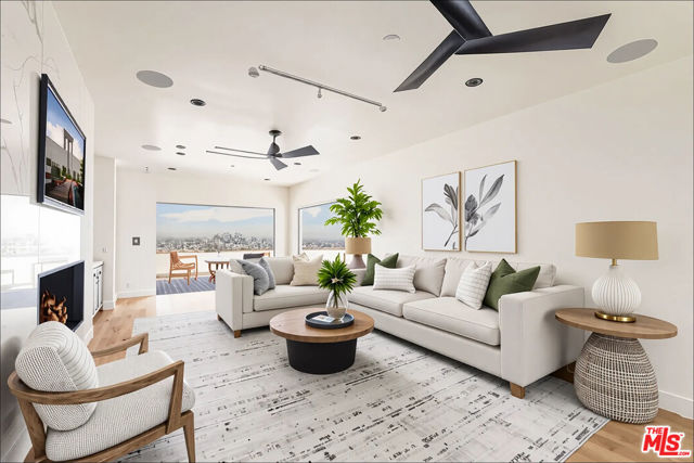 1610 Viewmont Drive, Los Angeles CA: https://media.crmls.org/mediaz/83d006a0-4066-4ea2-a6d2-221e6ba39d0d.jpg