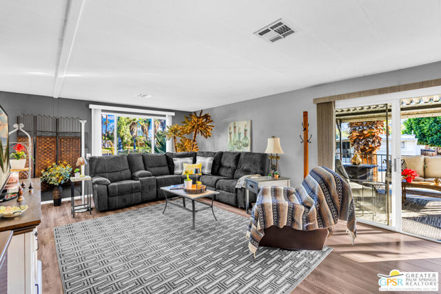 7 Lincoln, Cathedral City CA: https://media.crmls.org/mediaz/83d07c5d-e3e4-4026-9e84-2efd83a3c236.jpg