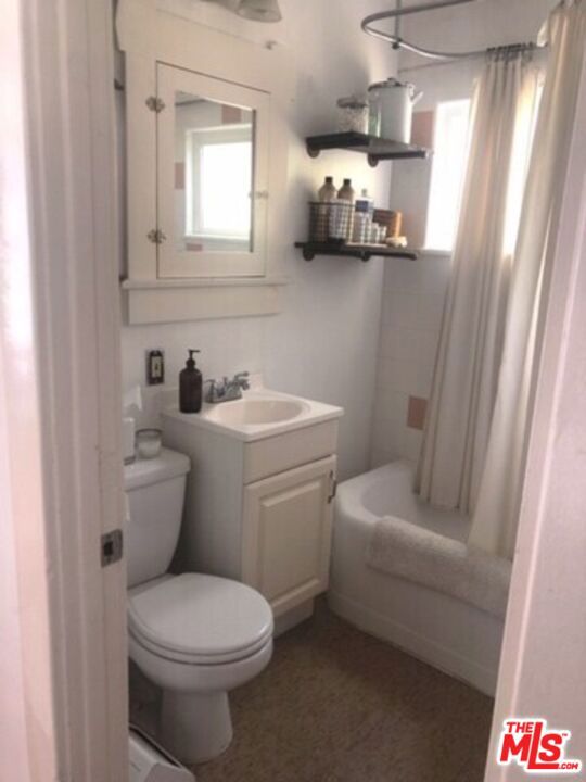 Front unit Bathroom