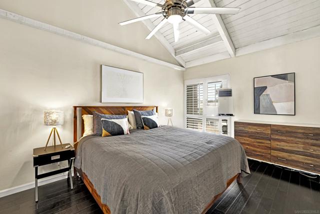 675 S. Sierra Ave, Solana Beach CA: https://media.crmls.org/mediaz/83d11492-2d2b-437b-acc0-927299ffc284.jpg