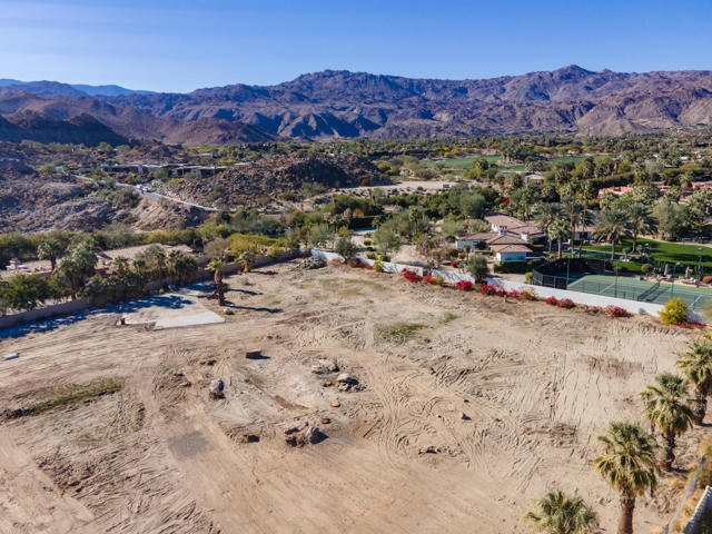 49425 Jfk Trail, Palm Desert CA: https://media.crmls.org/mediaz/83d13ee2-e551-4d3b-a804-aaab1458c132.jpg