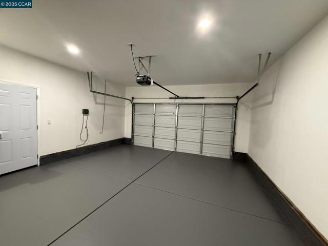 797 Orinda Ct, Fairfield CA: https://media.crmls.org/mediaz/83d18400-53ea-44ff-b709-c3dd9175b612.jpg