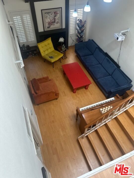 4628 Maytime Lane, Culver City CA: https://media.crmls.org/mediaz/83d1a24c-8d92-430c-907c-18916bcb1354.jpg