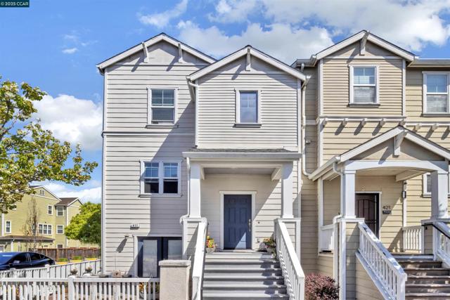 411 Summer Ln, Richmond CA: https://media.crmls.org/mediaz/83d2262e-8b03-4aee-8029-fd59eb8f6535.jpg