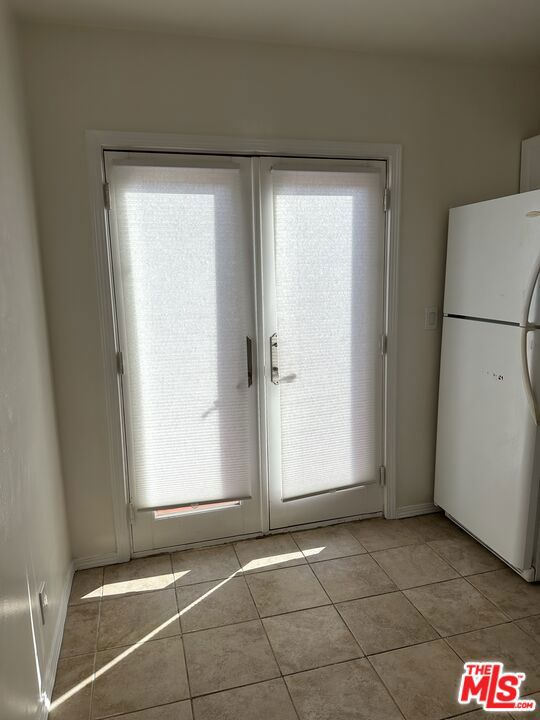 3013 Colorado Avenue, Santa Monica CA: https://media.crmls.org/mediaz/83d2394e-aa0a-4c75-bcdb-1e467b83e101.jpg