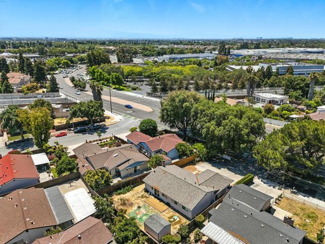 1641 Rue Avati, San Jose CA: https://media.crmls.org/mediaz/83d26e0e-7c07-4f13-acb2-9be29469272f.jpg