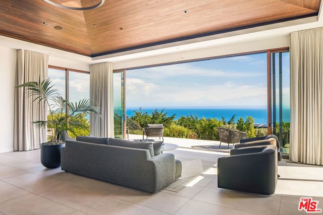 11809 Ellice Street, Malibu CA: https://media.crmls.org/mediaz/83d2992b-8fc2-422a-9299-55e8986c89ec.jpg