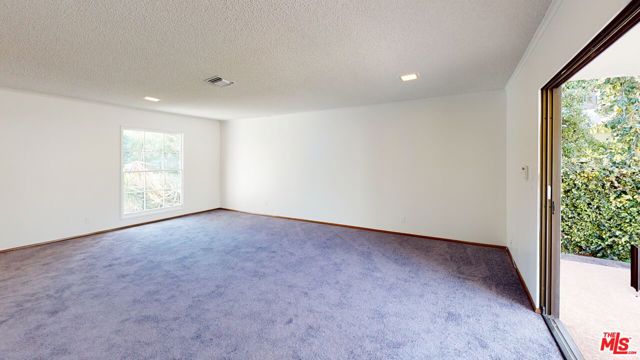 525 N Rexford Drive, Beverly Hills CA: https://media.crmls.org/mediaz/83d3054d-fa0c-407e-9c65-d4635f08abb2.jpg