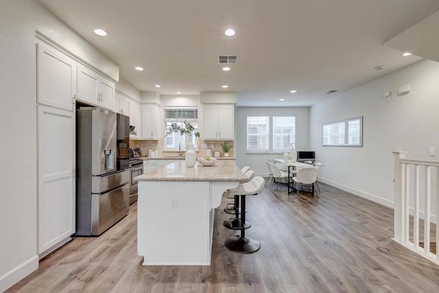 38924 Lemongrass Way, Newark CA: https://media.crmls.org/mediaz/83d3345e-7e7d-4518-9234-5590640383d6.jpg
