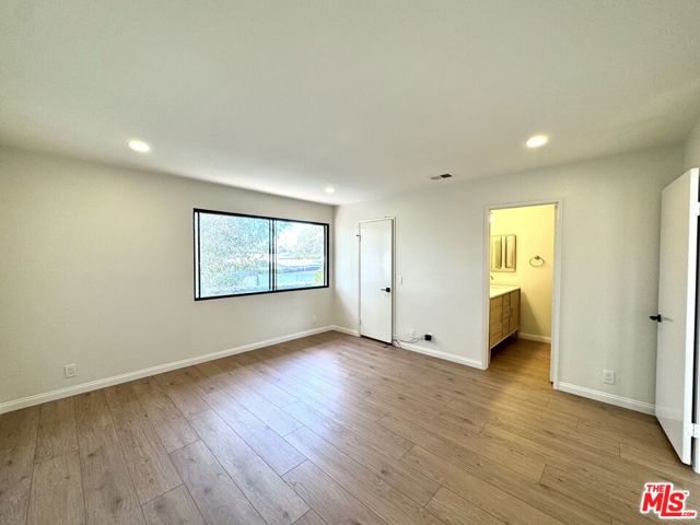 7756 Sailboat Circle, Huntington Beach CA: https://media.crmls.org/mediaz/83d3357d-72df-4015-9049-9fe1a1f3ee36.jpg