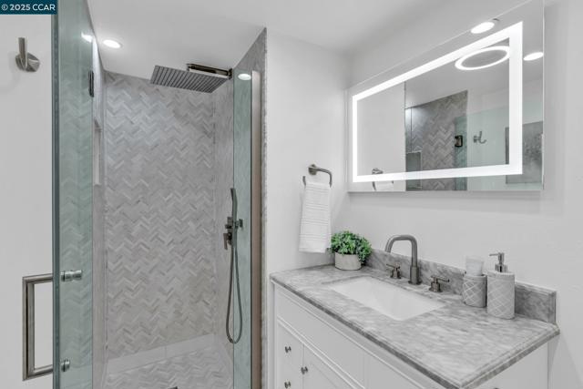 11373 Rampart Dr, Dublin CA: https://media.crmls.org/mediaz/83d344d1-fa98-4007-b479-26bded6d450c.jpg
