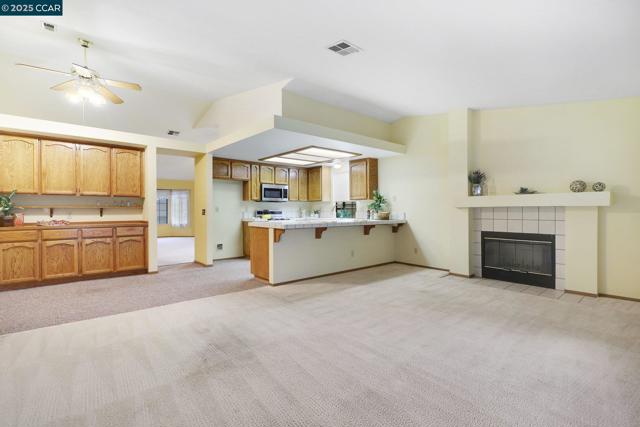 Image 8 of 32 For 2124 Hacienda St